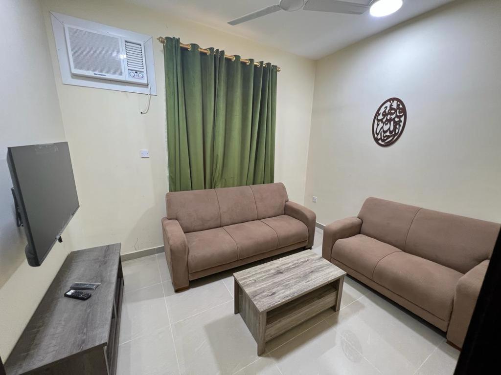 Golden Seasons Furnished Apartment 6 Salalah Exterior photo